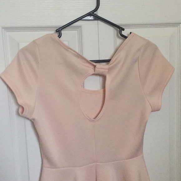 Blush pink Free Kisses large bow back peplum hi-lo - Picture 4 of 4